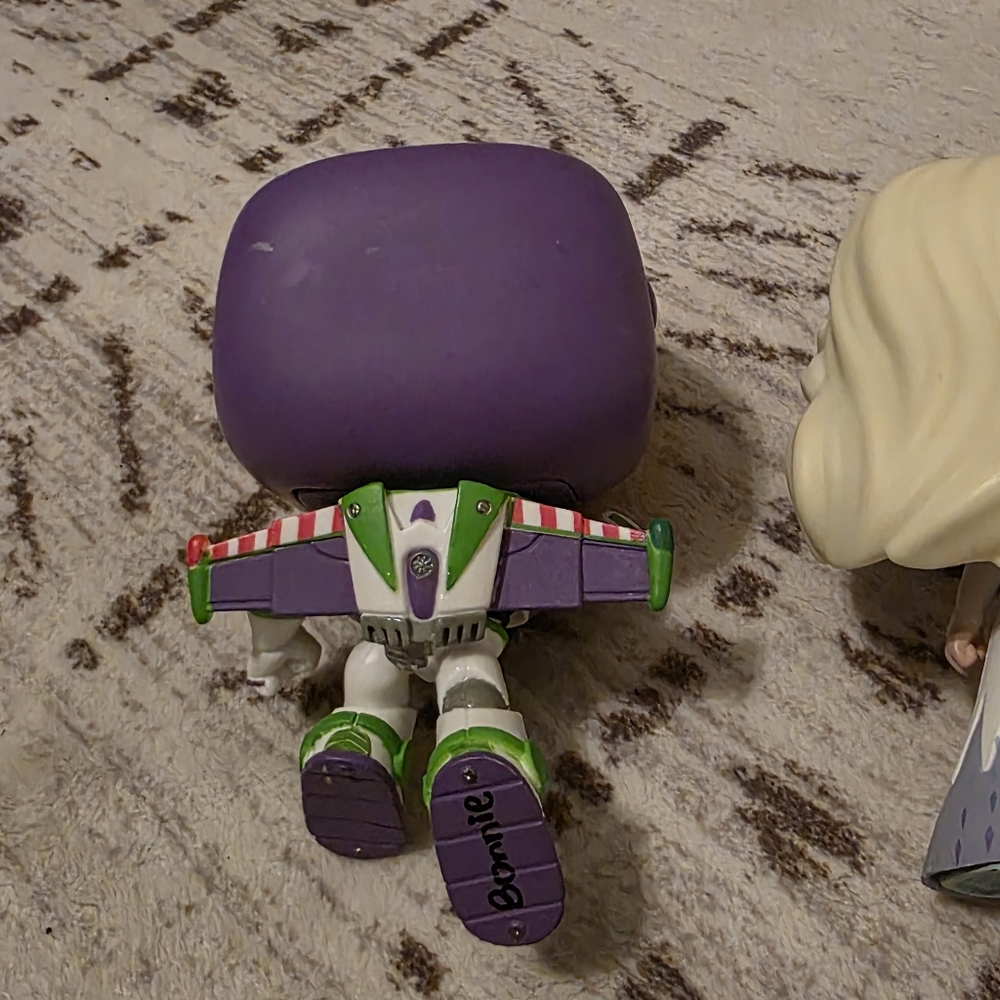 Funko Pop Buzz Lightyear & Elsa - Picture 4 of 4